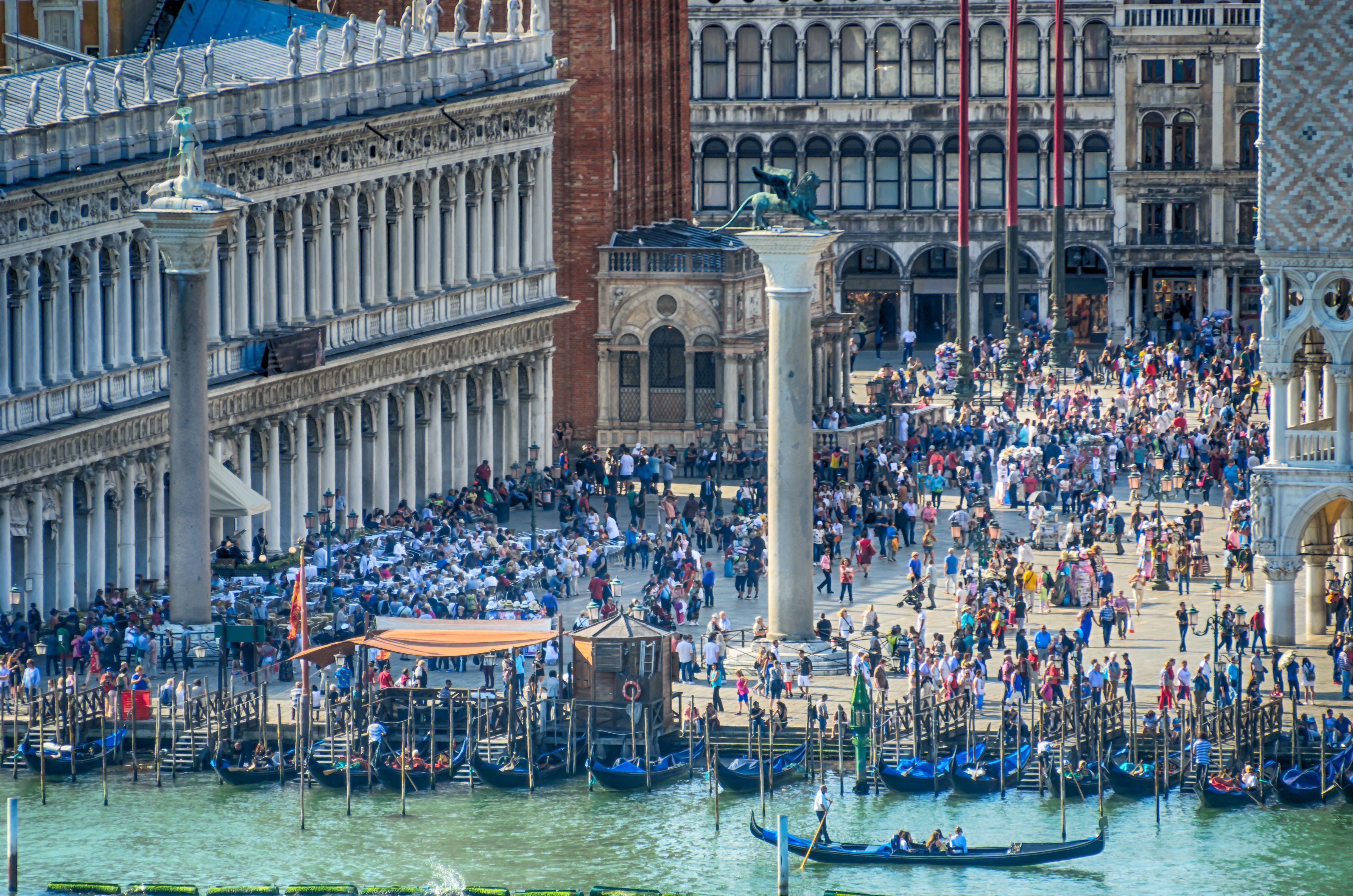 Crowds of tourists gathered in Venice
