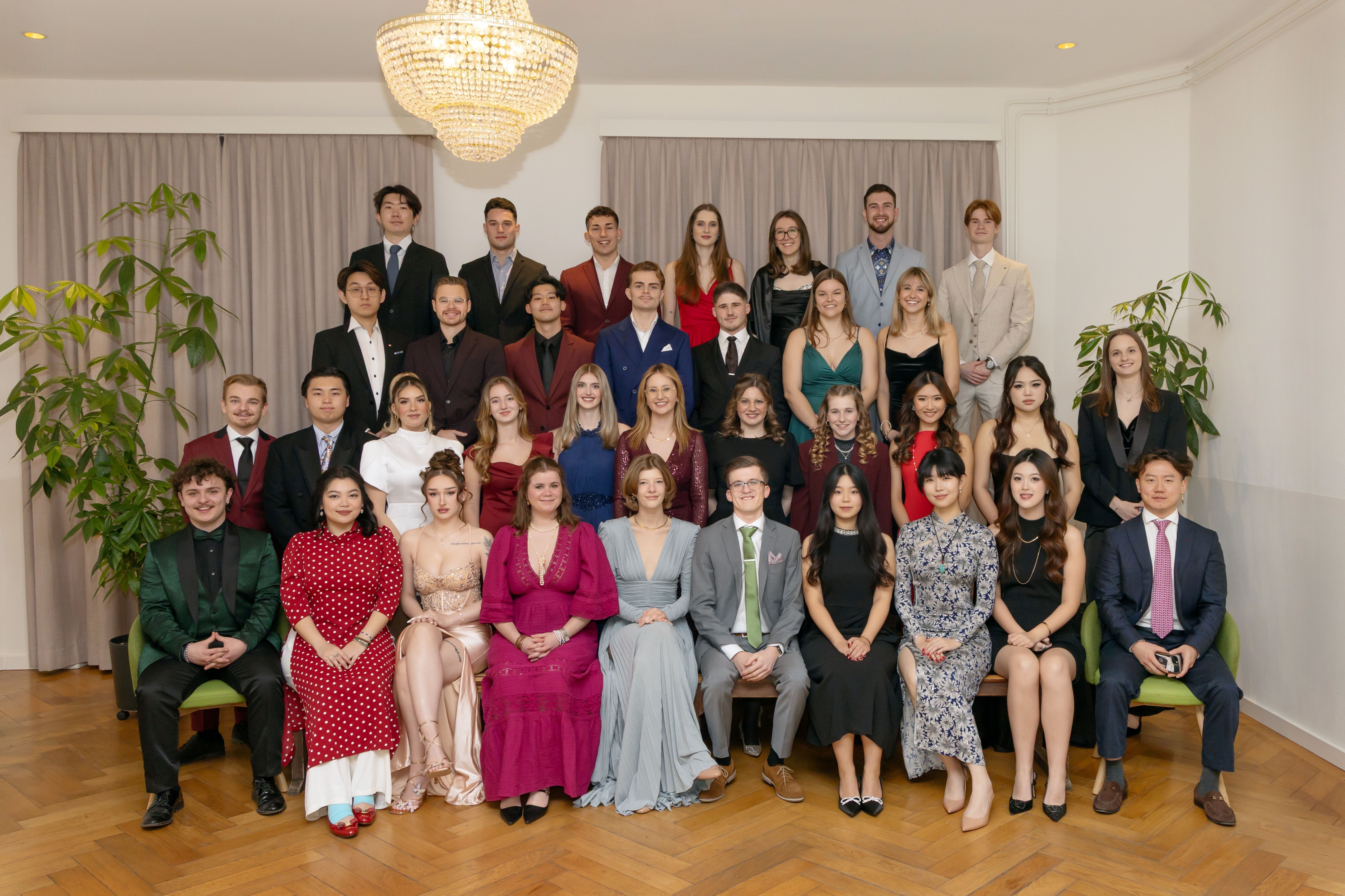 HF Diplomfeier der EHL Hotelfachschule Passugg, Dezember 2025